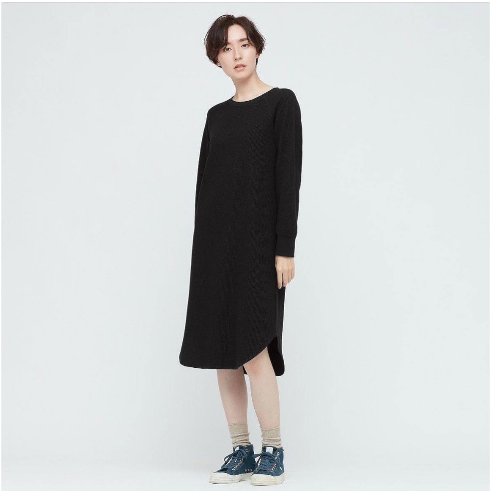 Uniqlo Waffle Knit Crew Neck Dress in Black Size M